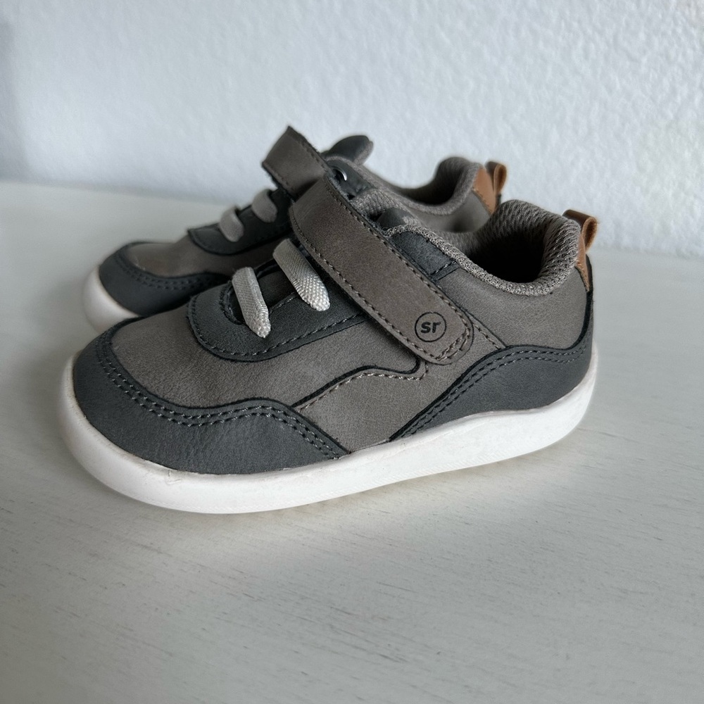 Stride Rite Low-Top Sneakers